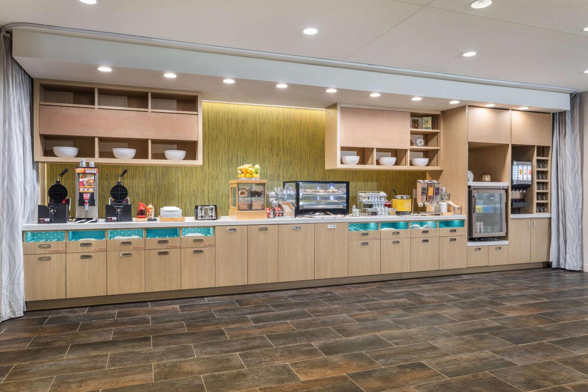 Home2 Suites By Hilton Cedar Rapids Westdale Exteriör bild